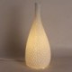 Lampe d'ambiance et Veilleuse, modèle Bouteille en porcelaine blanche ajourée, finition mat, hauteur 32 cm