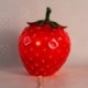 Fraise rouge design, lampe d'ambiance et Veilleuse en porcelaine, finition brillante satin, hauteur 27 cm