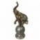 Figurine éléphant en équilibre sur boule argentée, Socle et trompe levée porte-bonheur, AUTHENTIK, H 32 cm