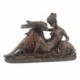 Statue jeune femme et cygne, finition bronze antique, longueur 28 cm