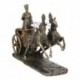 Statue Reine égyptienne Nefertiti, char et chevaux, Finition Antic lIne, longueur 30 cm