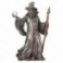 Figurine Mage, sceptre, amulette et boule de cristal, finition Antic line colorée, hauteur 21 cm