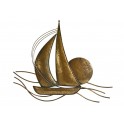 Déco murale Bateau doré en métal, soleil et océan stylisé, longueur 68 cm