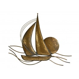 Déco murale Bateau doré en métal, soleil et océan stylisé, longueur 68 cm